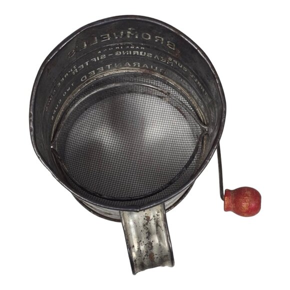 Bromwell's 3 Cup Measuring Flour Sifter Metal Vintage Rustic Kitchen Utensil - Picture 5 of 9